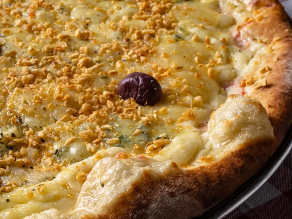 Pizza da Monte Bello em close